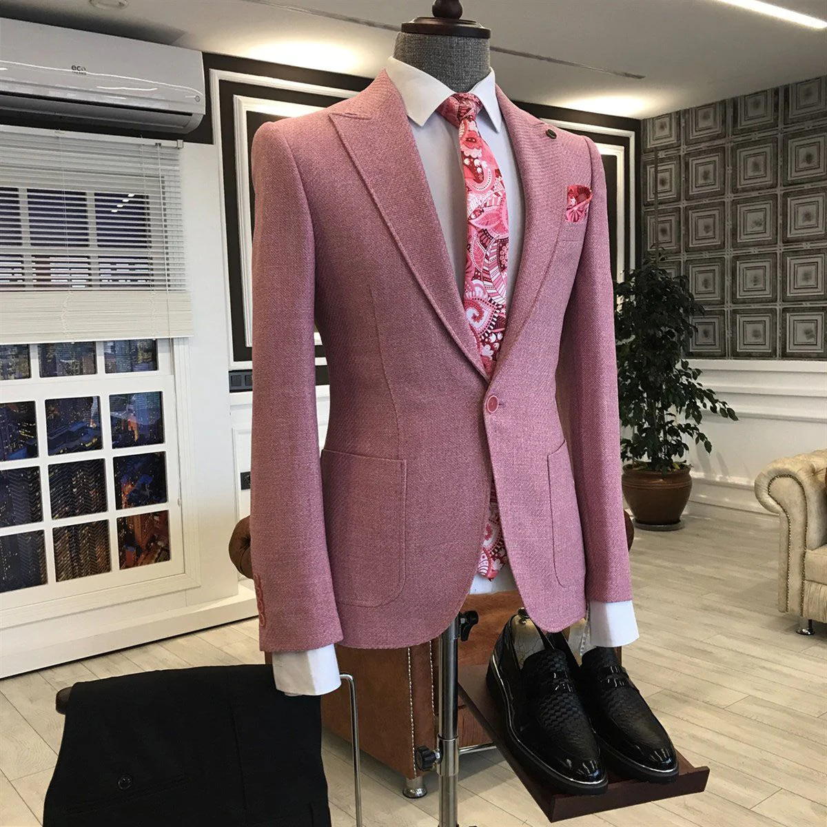 Rock Pink Peaked Lapel One Button Slim Fit Men's Prom Suits - Image 2