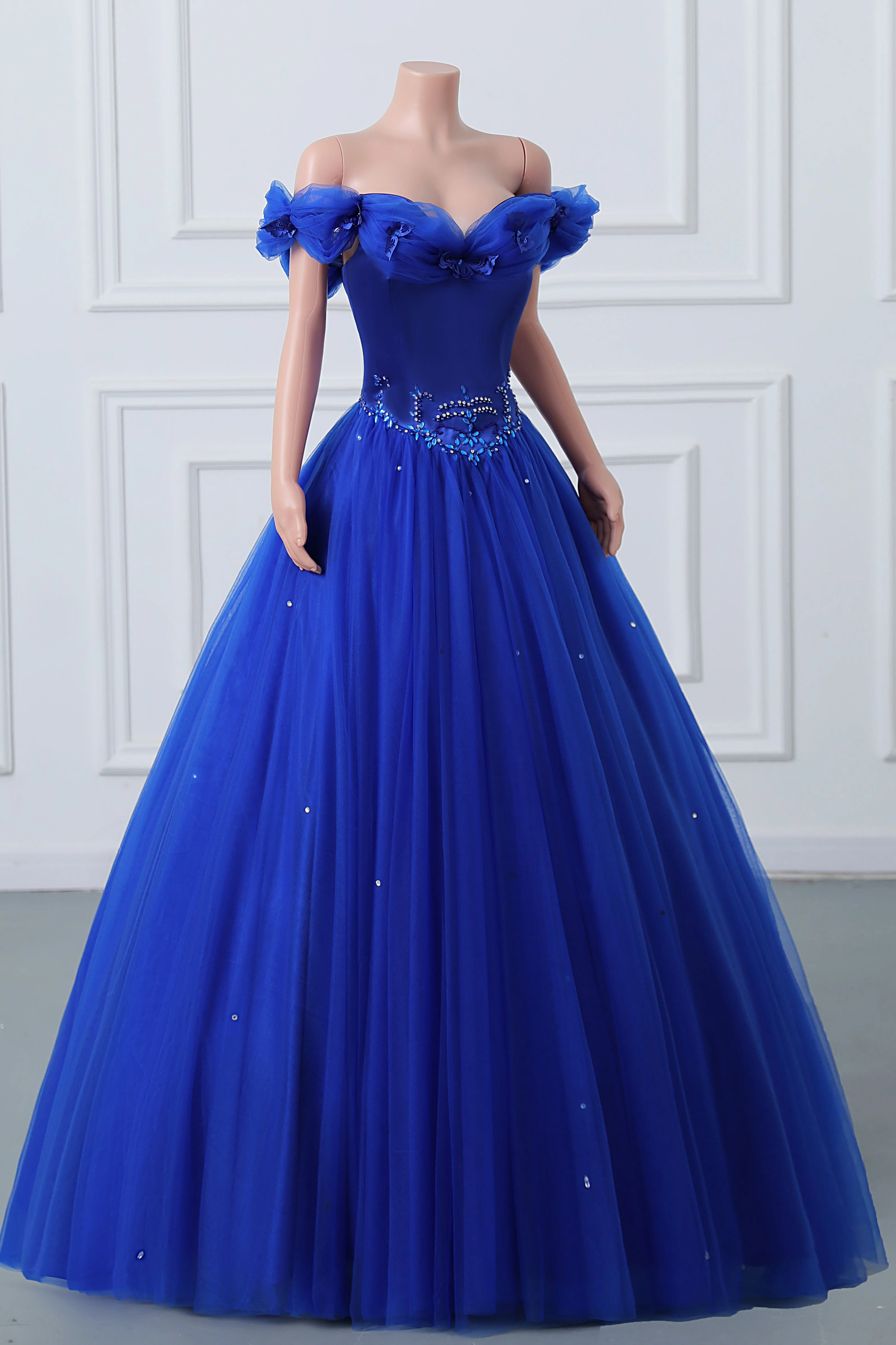 Royal Blue Off-the-shoulder Sweetheart Beaded Flowers Ball Gown Tulle Prom Dresses - Image 2