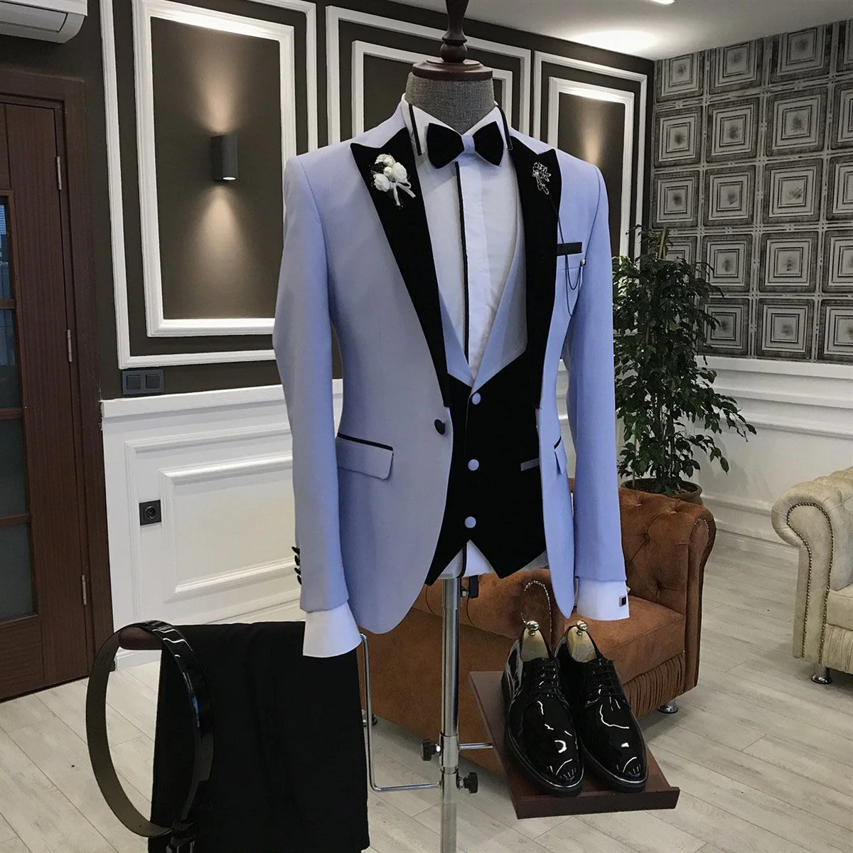 Purple 3-Pieces Black Peaked Lapel Slim Fit Men's Prom Suits - Image 2