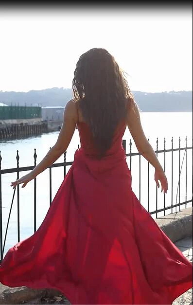 Gorgeous Red Sequined Long Prom Dress Mermaid With Split - Image 3