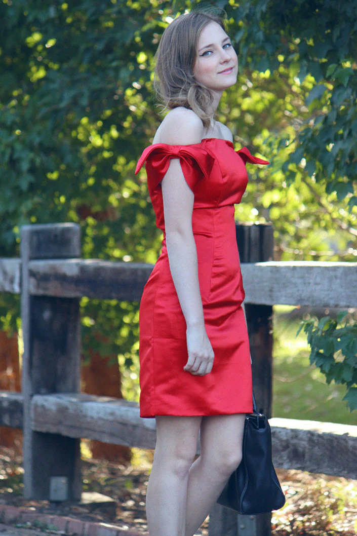 Sheath Off-the-shoulder Knee Length Charmuse Sleeveless Prom Dress - Image 3
