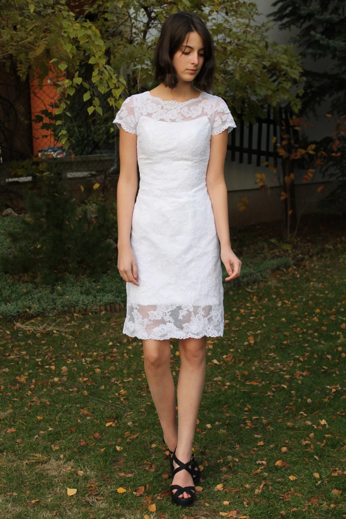 Sheath Round Collar Knee Length Short Sleeves Tulle Lace Wedding Dress - Image 3