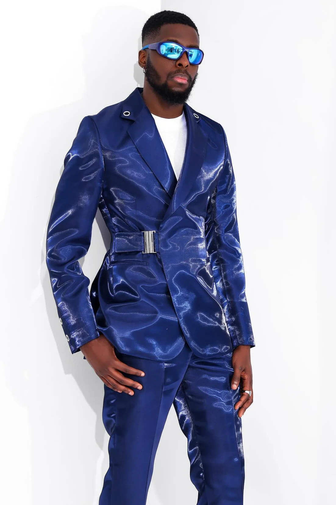 Shiny Blue Buckle Belt Mens Fashion Prom Suit - Image 3