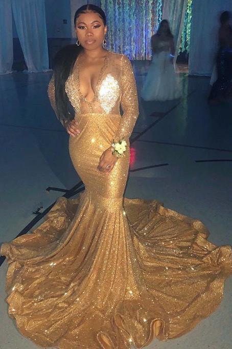 Sparkling Appliques Fit and Flare Prom Dresses Alluring Chic V-neck Gold Long Sleeves Evening Gowns - Image 3