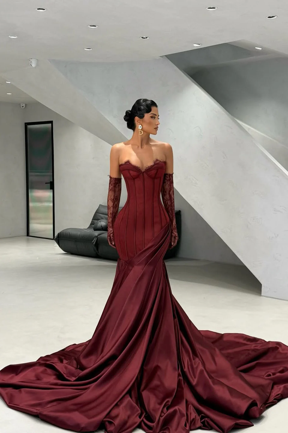 Sparkling Burgundy Sweetheart Strapless Satin Prom Dress Mermaid Sheath With Gloves - Image 3