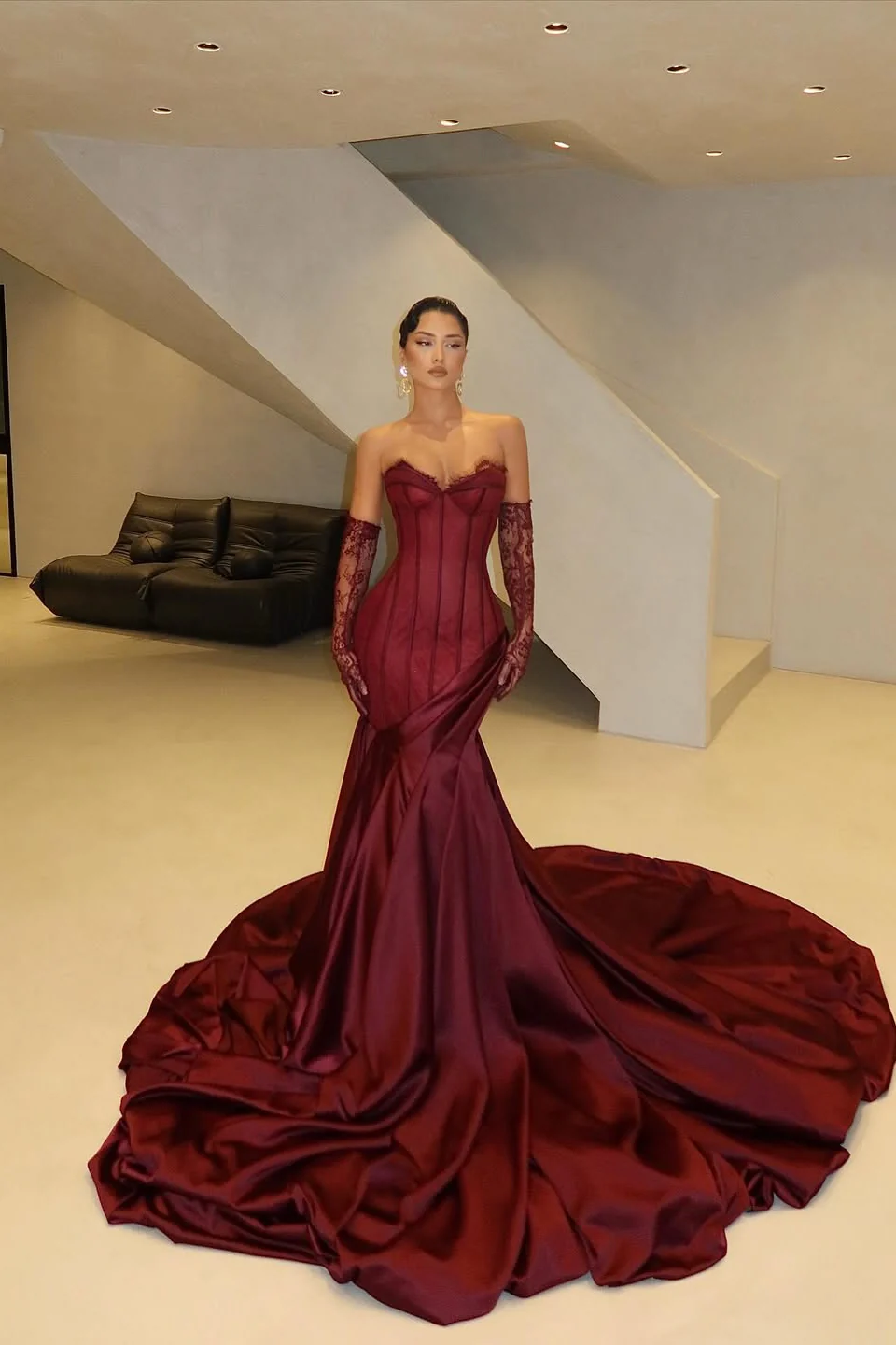 Sparkling Burgundy Sweetheart Strapless Satin Prom Dress Mermaid Sheath With Gloves - Image 4