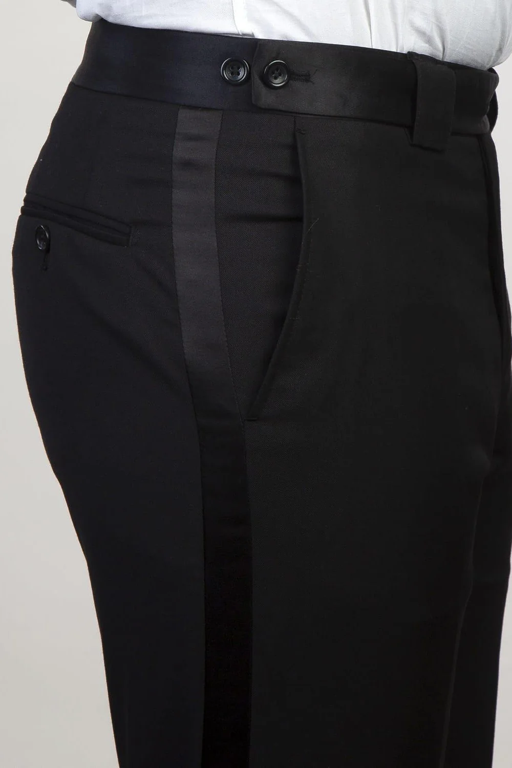 Sparkling Shawl Lapel Double-Breasted Black Wedding Suit with Belt - Image 3