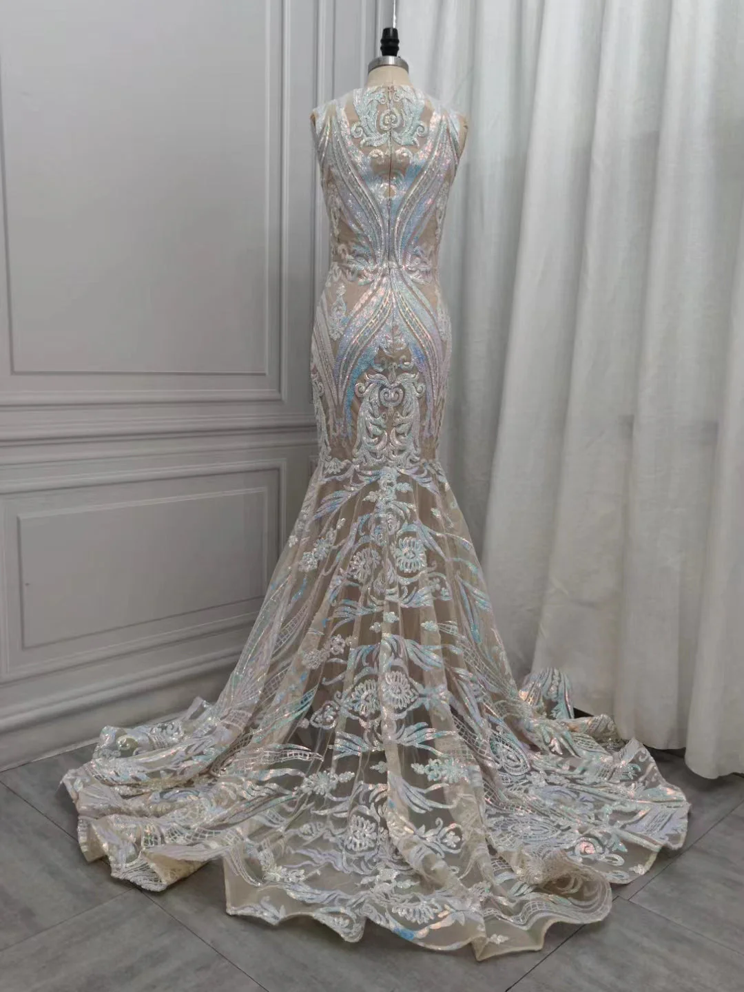 Classic Mermaid Lace Floor-Length Prom Dress On Sale - Image 2