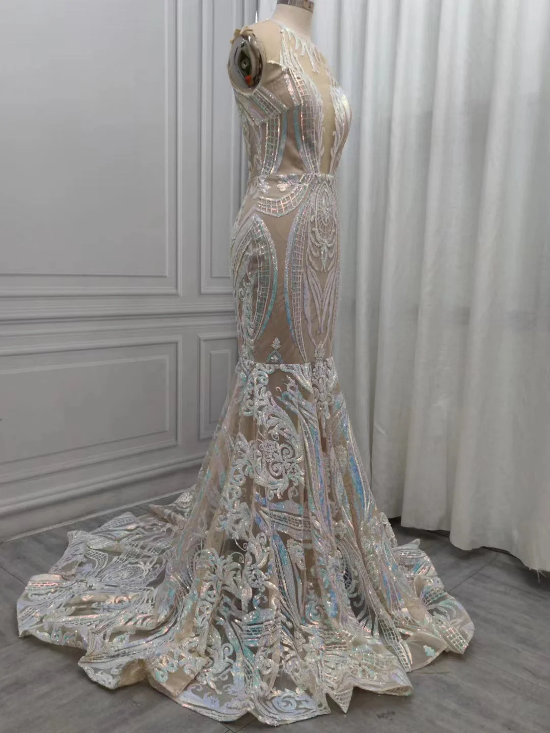Classic Mermaid Lace Floor-Length Prom Dress On Sale - Image 3