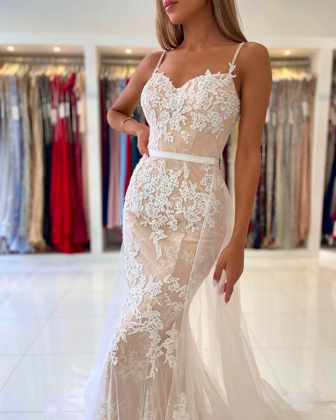 Stunning Spaghetti-Straps Mermaid Prom Dress Lace Appliques - Image 4