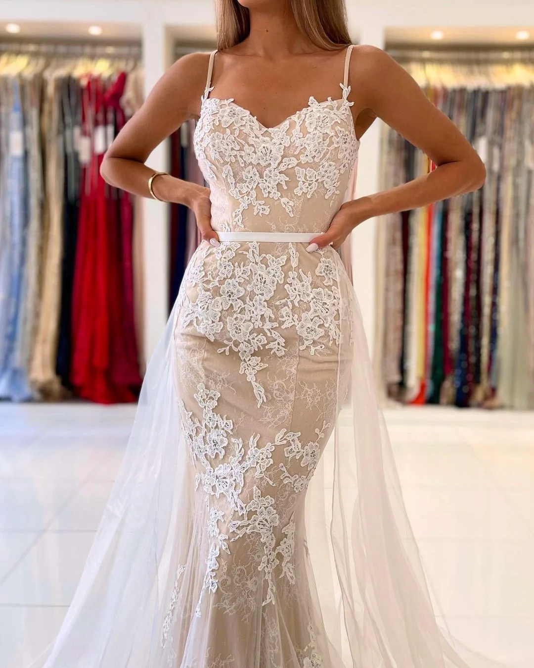 Stunning Spaghetti-Straps Mermaid Prom Dress Lace Appliques - Image 5