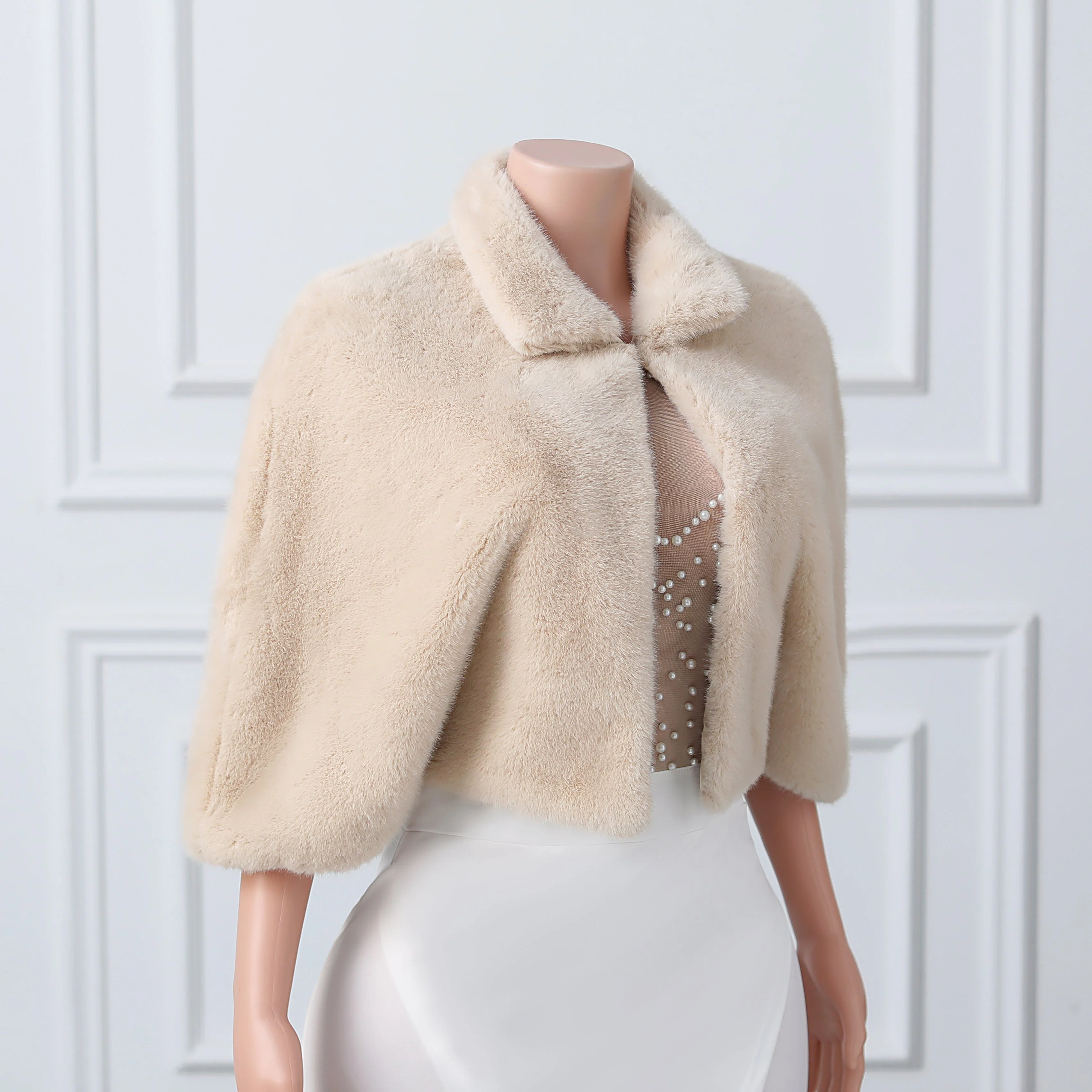 Stylish Mid-length Faux Fur Batwing Cape - Image 4