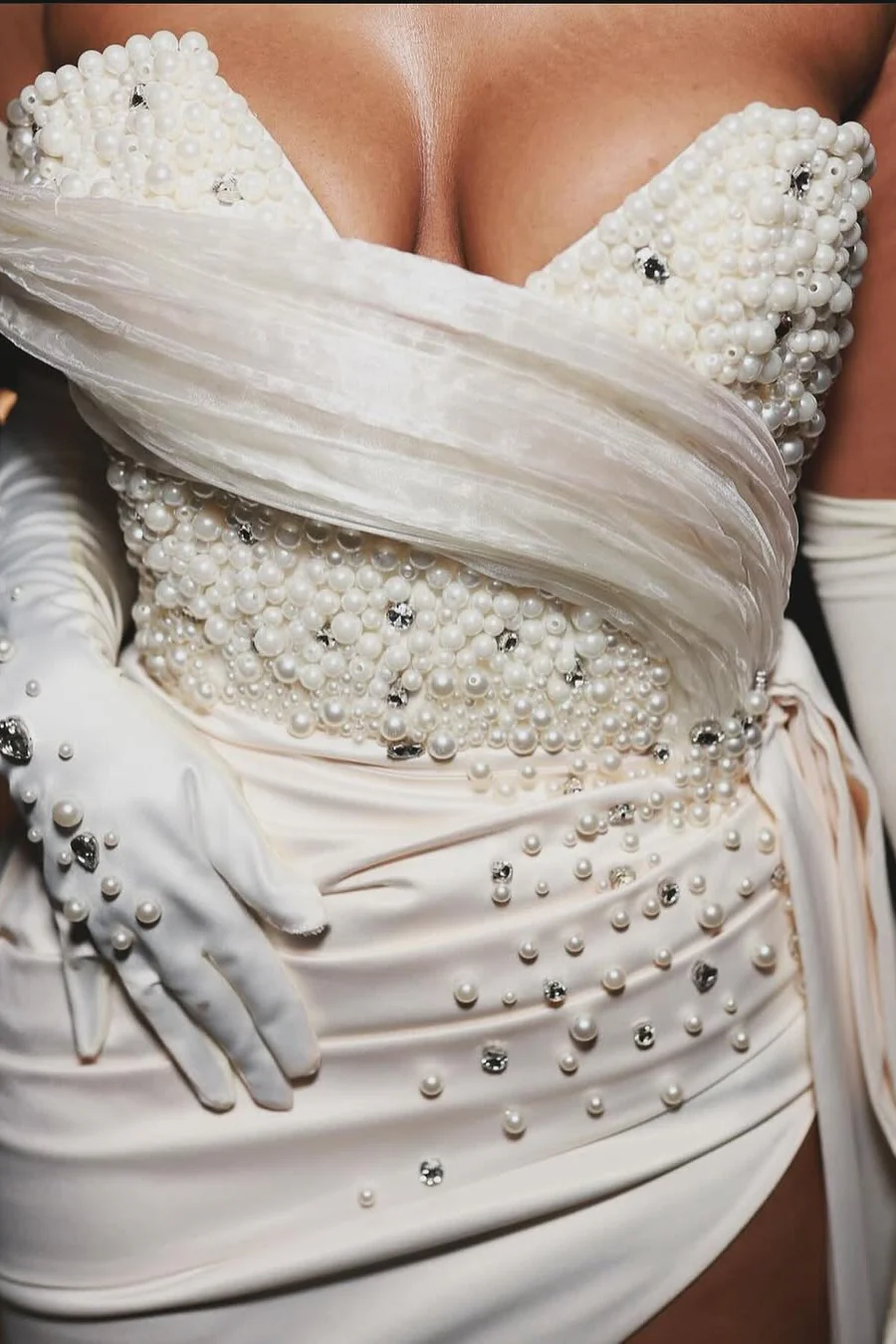 Sweetheart Ivory Beaded Ivory High Split Court Train Prom Dresses - Image 2