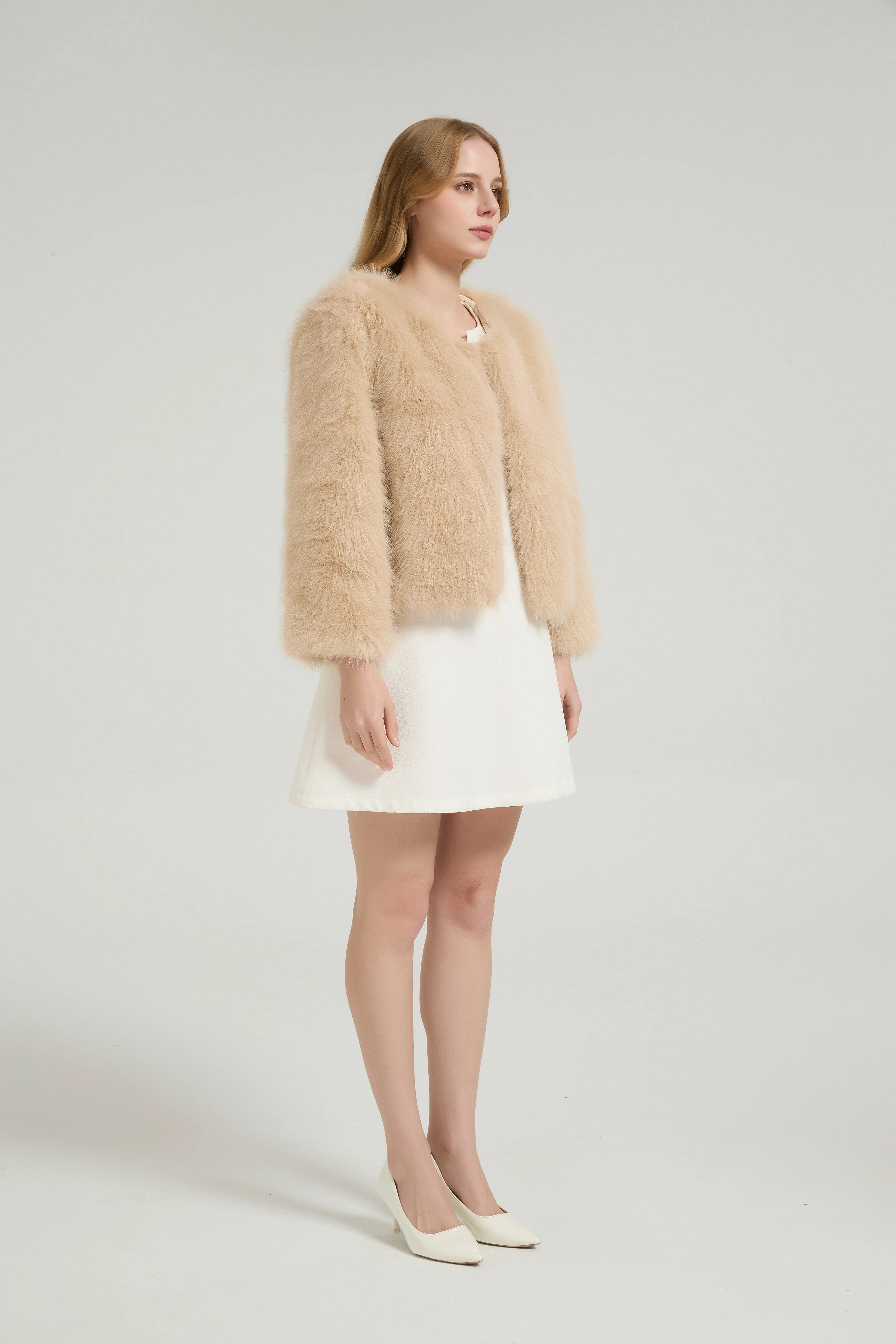Timeless Faux Fur Long Sleeves Short Jacket Winter Wedding Shawl - Image 6