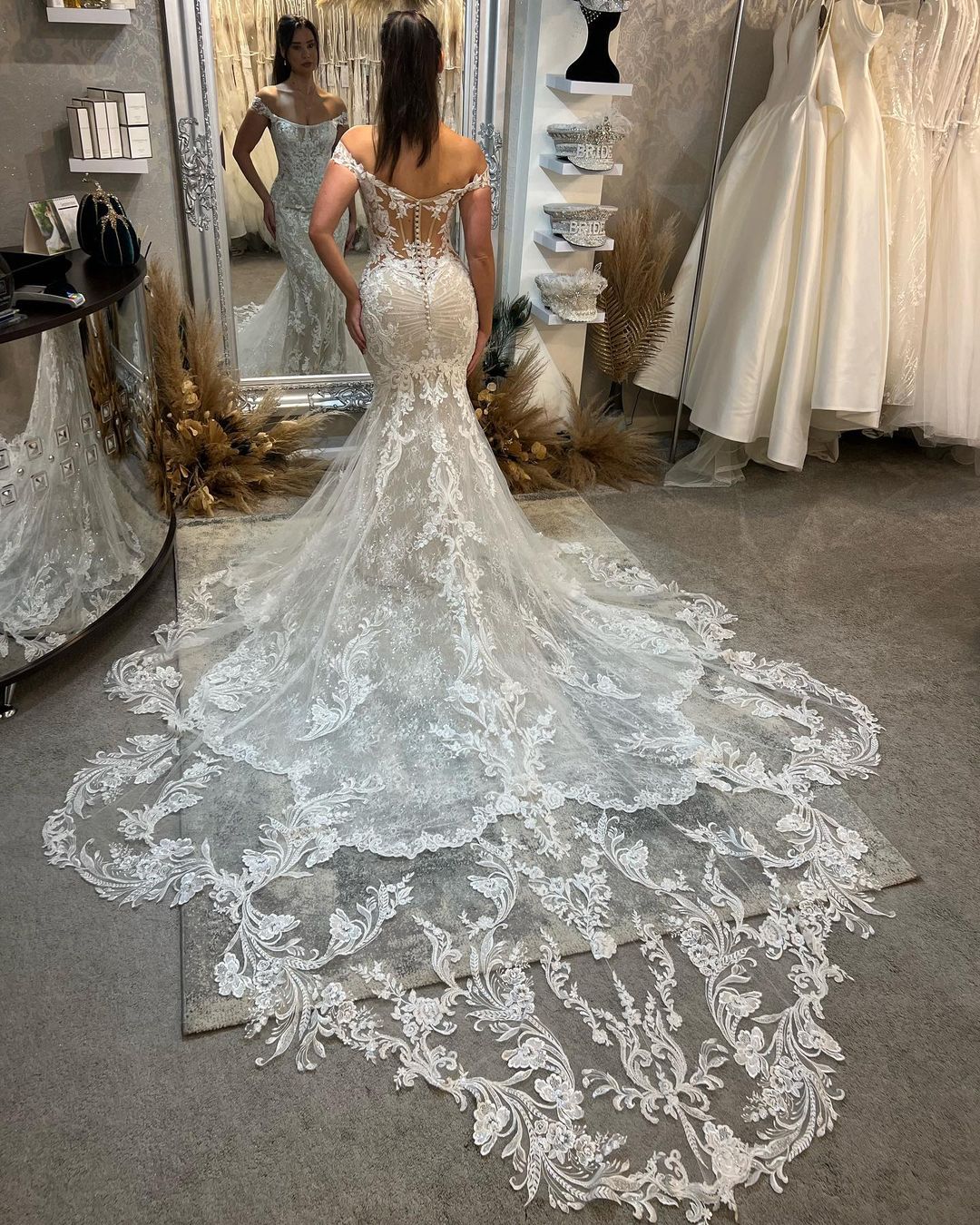 Chic Off-the-Shoulder Sleeveless Mermaid Lace Wedding Dress with Cathedral Train - Image 3
