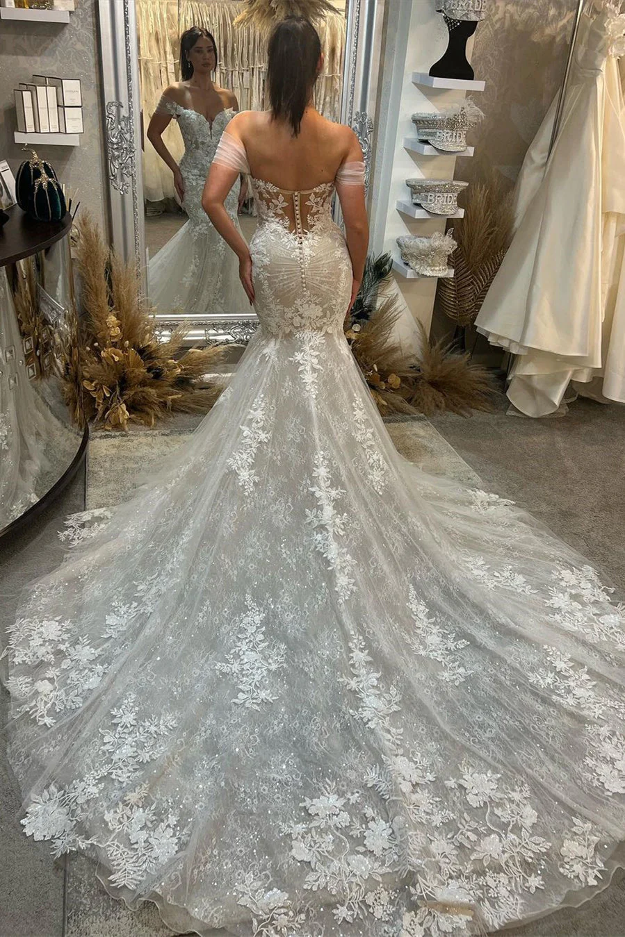 Chic Sweetheart Sleeveless Off-the-Shoulder Lace Wedding Dress - Image 2