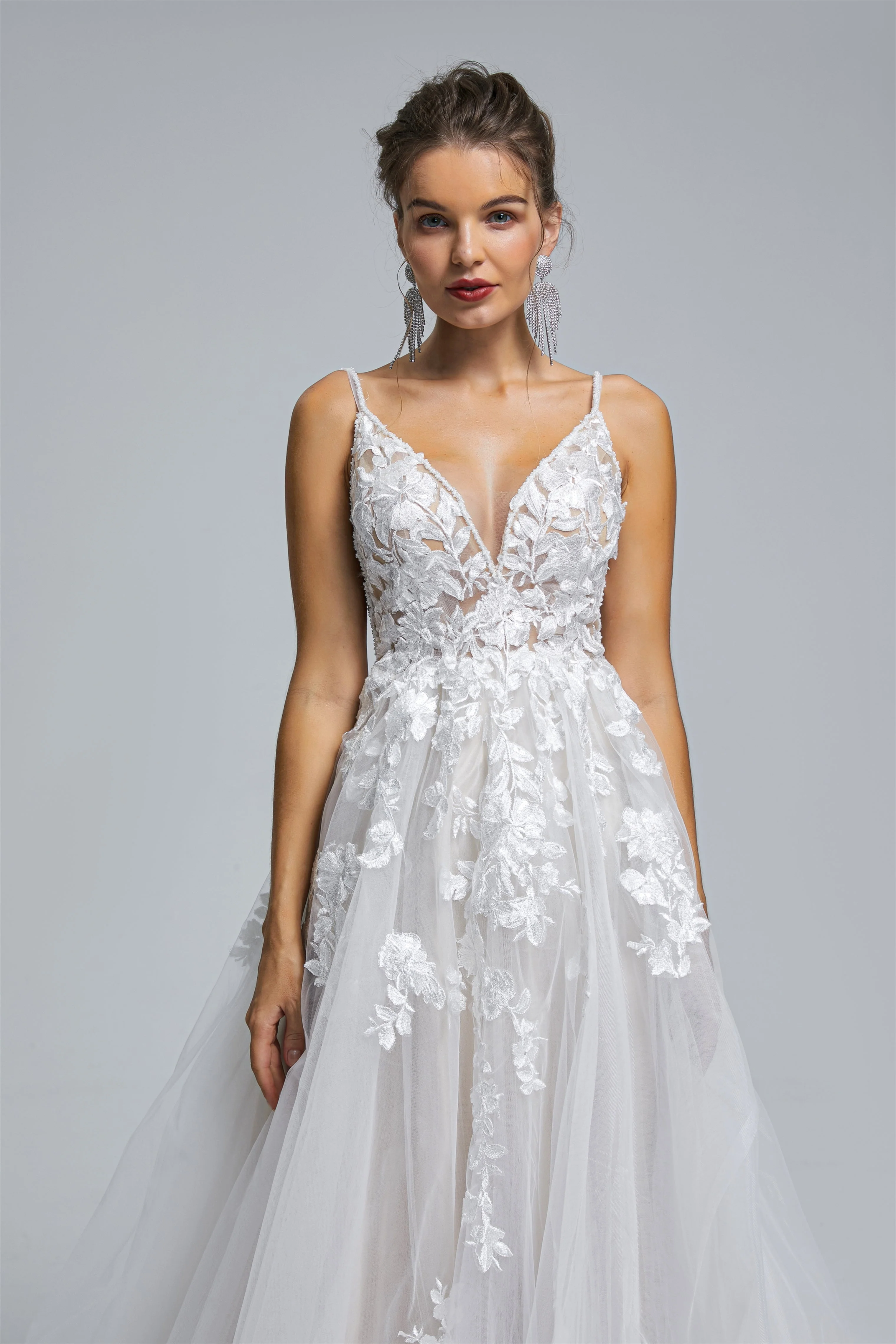 Tulle A-line Sheer Straps V-neck Applique Floor-length Sleeveless Wedding Dress Cover - Image 3