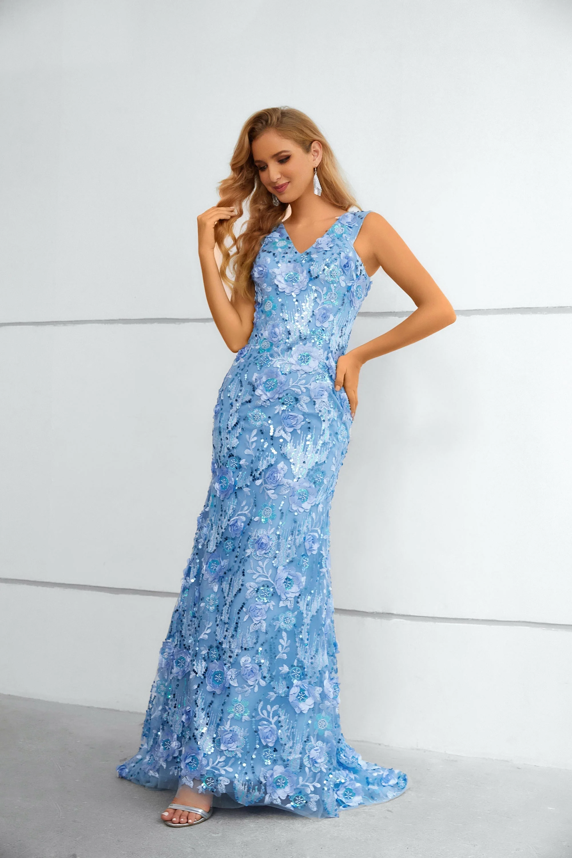 V-neck Appliques Lace Floor-length Sleeveless Open Back Mermaid Prom Dress - Image 3