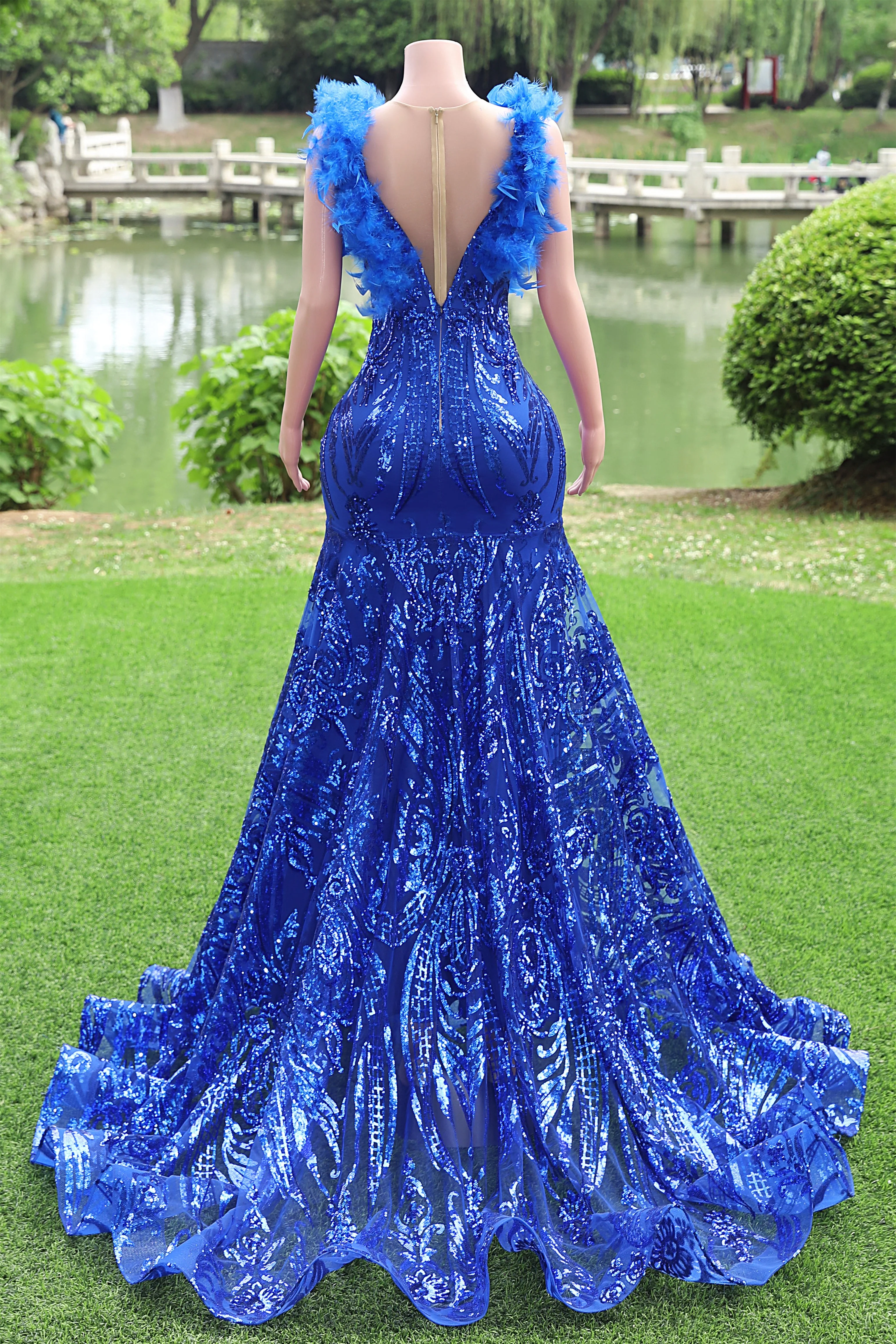 V-neck Royal Blue Feathers Sparkle Sequin Sleeveless Prom Dresses - Image 3