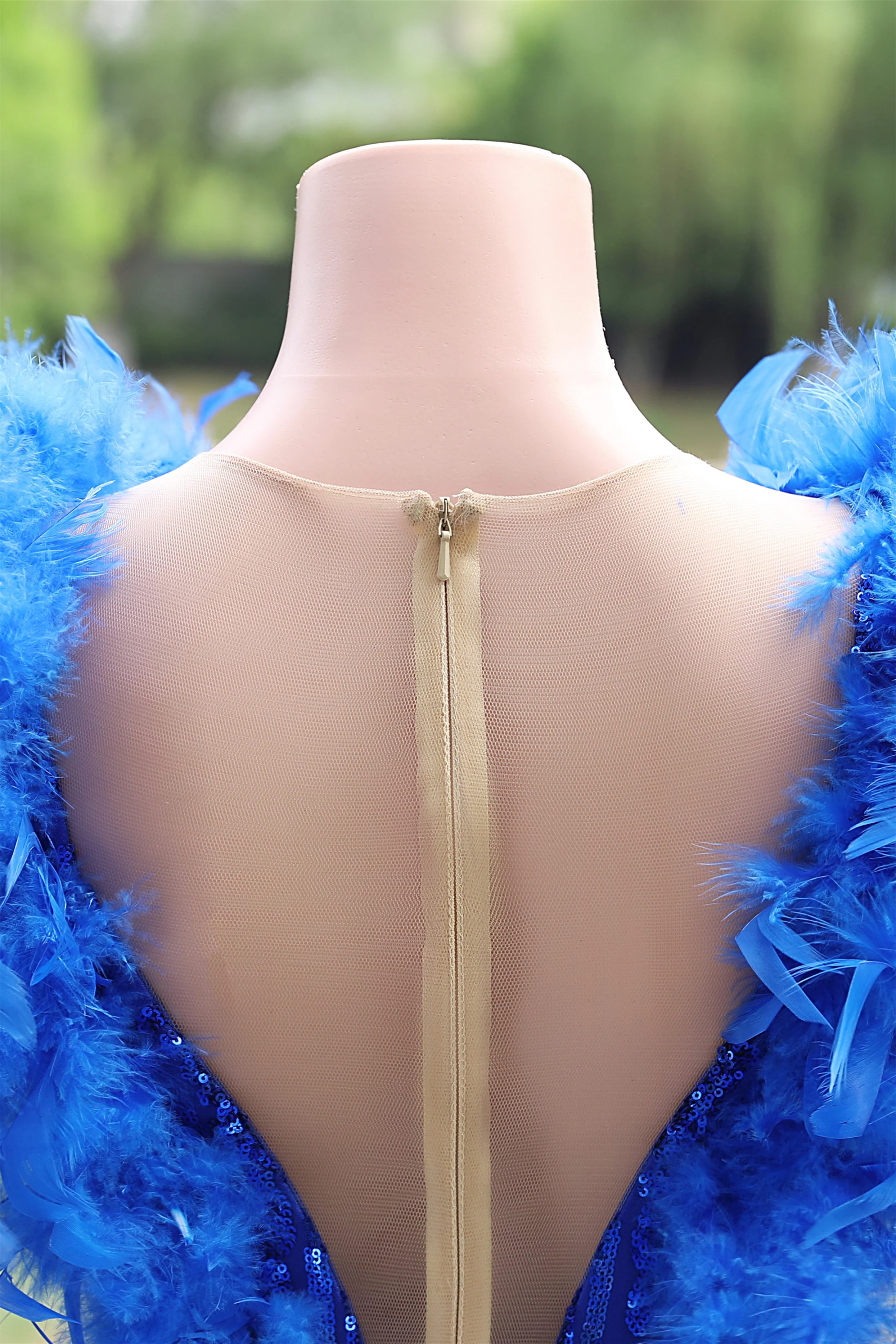 V-neck Royal Blue Feathers Sparkle Sequin Sleeveless Prom Dresses - Image 6