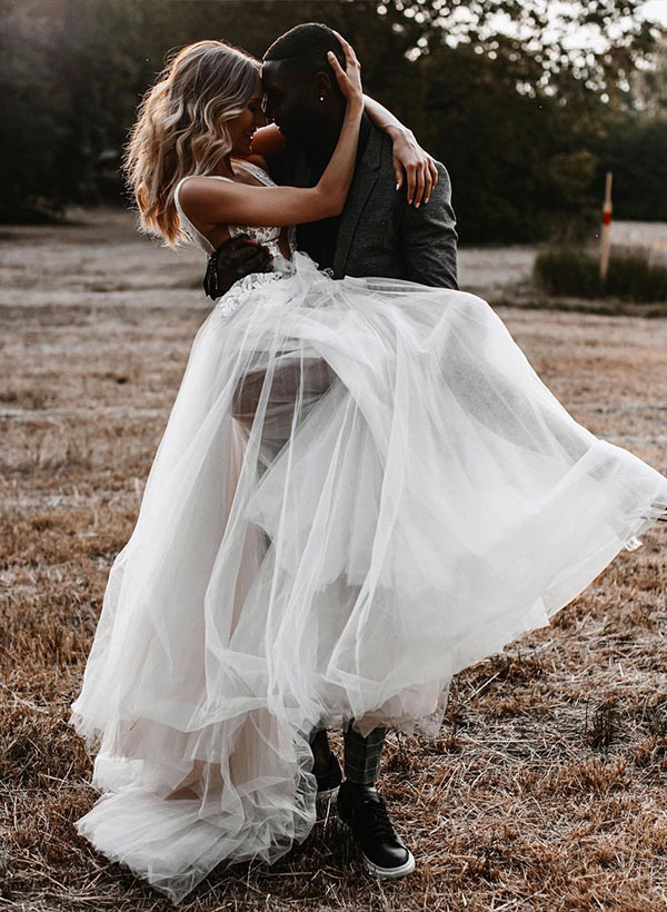 V-Neck Sleeveless Boho Garden Wedding Dresses Sweep Train Tulle Lace Appliques - Image 3