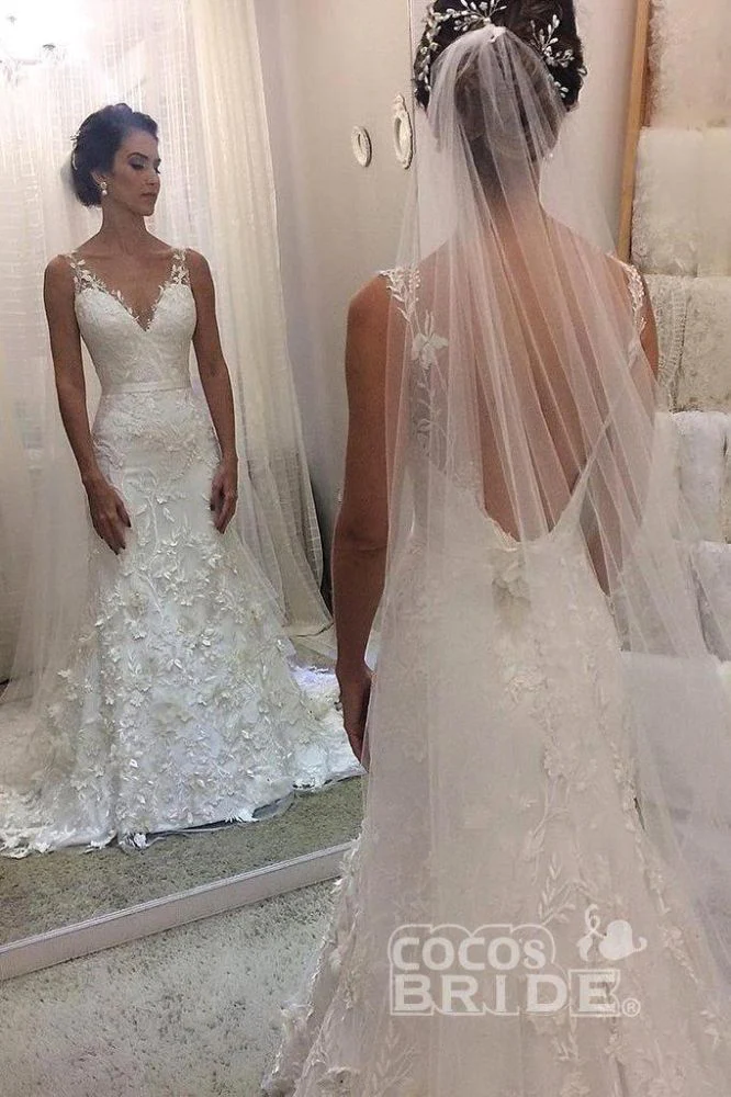 V neck sleevless Mermaid White Wedding Dress with Court Train - Image 2