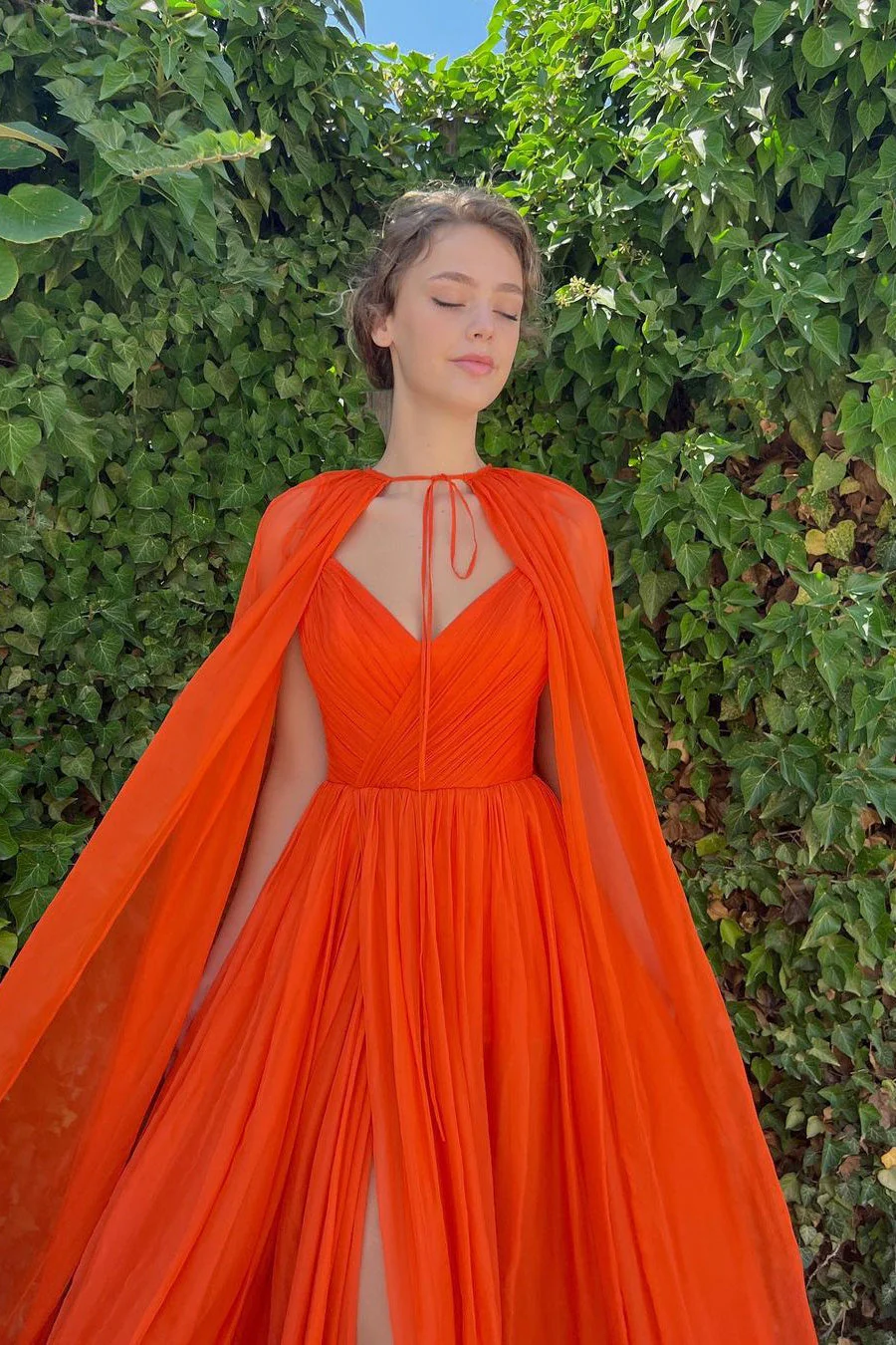 V-neck A-line Floor-length Sleeveless Split Front Vintage Prom Dress - Image 2