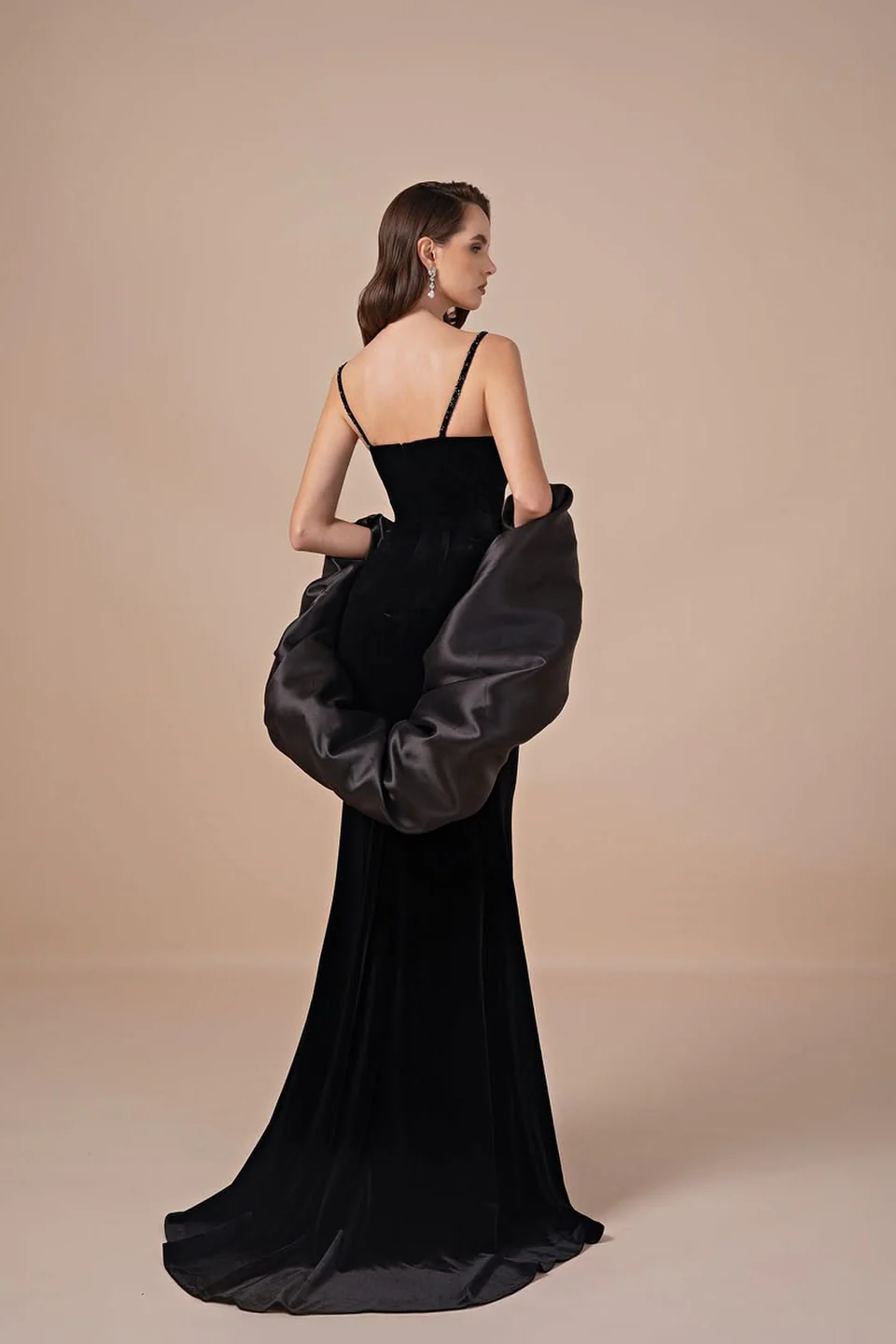 Vintage Black V-Neck Spaghetti-Straps Sleeveless Velvet Prom Dresses Mermaid With Beads Zipper - Image 2
