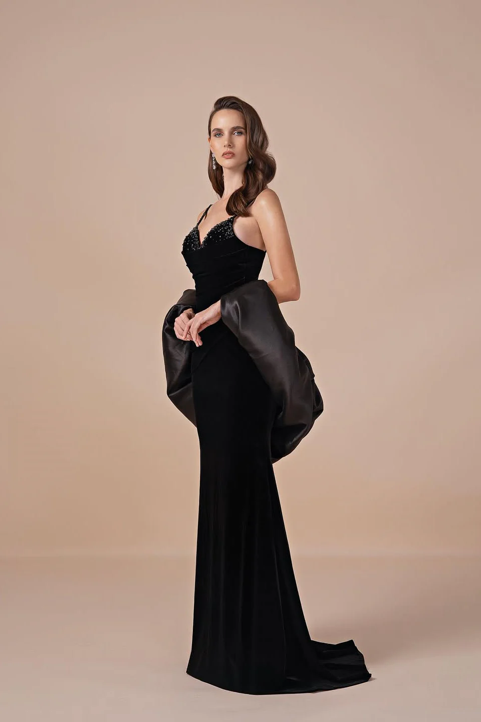 Vintage Black V-Neck Spaghetti-Straps Sleeveless Velvet Prom Dresses Mermaid With Beads Zipper - Image 5