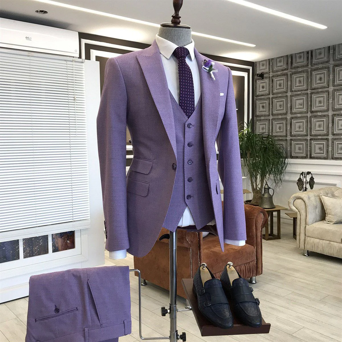 Violet Purple 3-Pieces Tailored Slim Fit Prom Suits For Men - Image 2