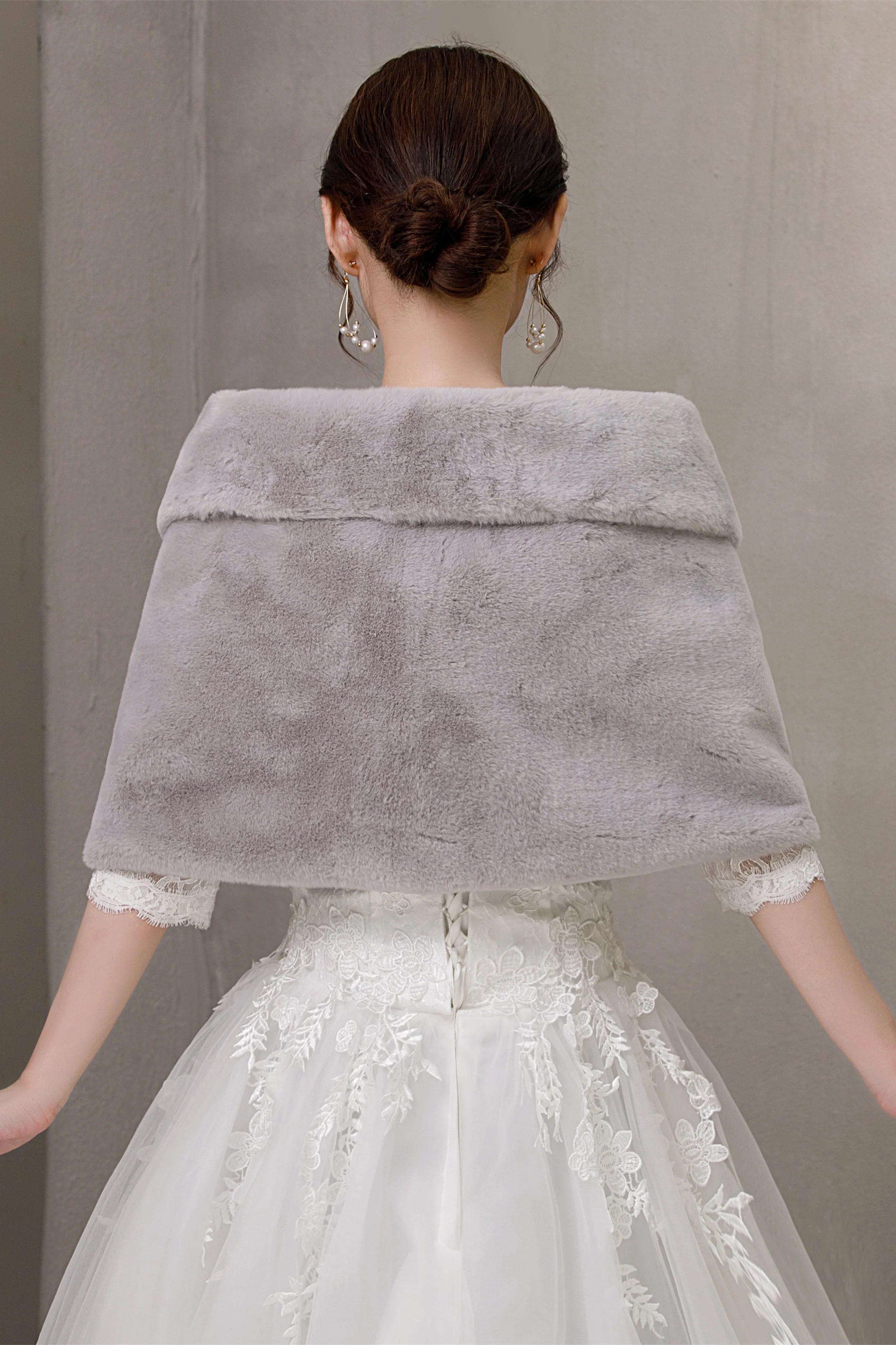Warm Grayi Ears-Trimmed Winter Wedding Dress Shawl - Image 4