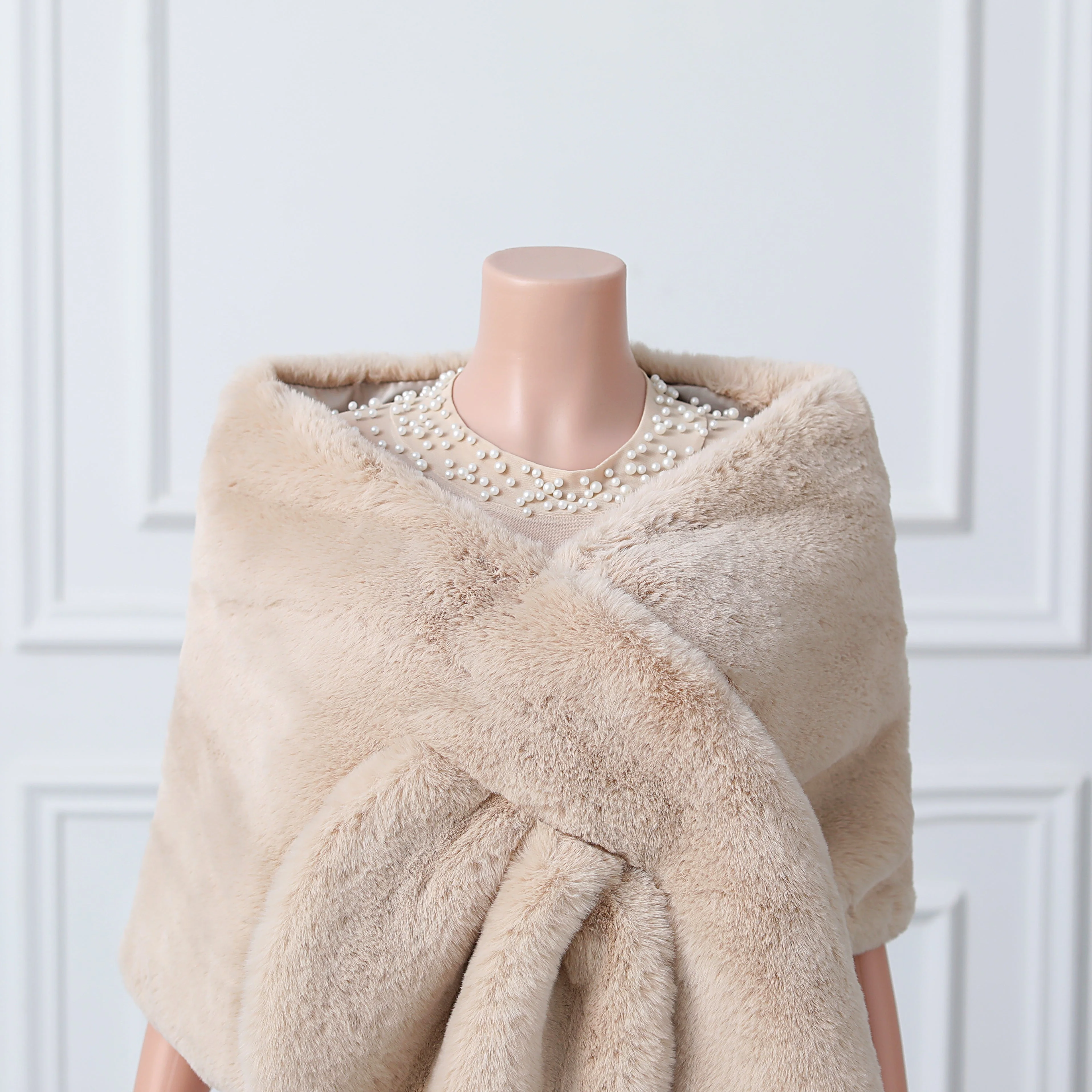 Warp knitted wool round hole mid-length imitation wool wedding shawl - Image 2