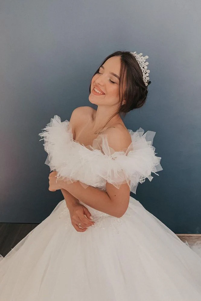 White/Ivory Off the Shoulder Puffy Tulle Lace Ball Gown Princess Bridal Gown - Image 4