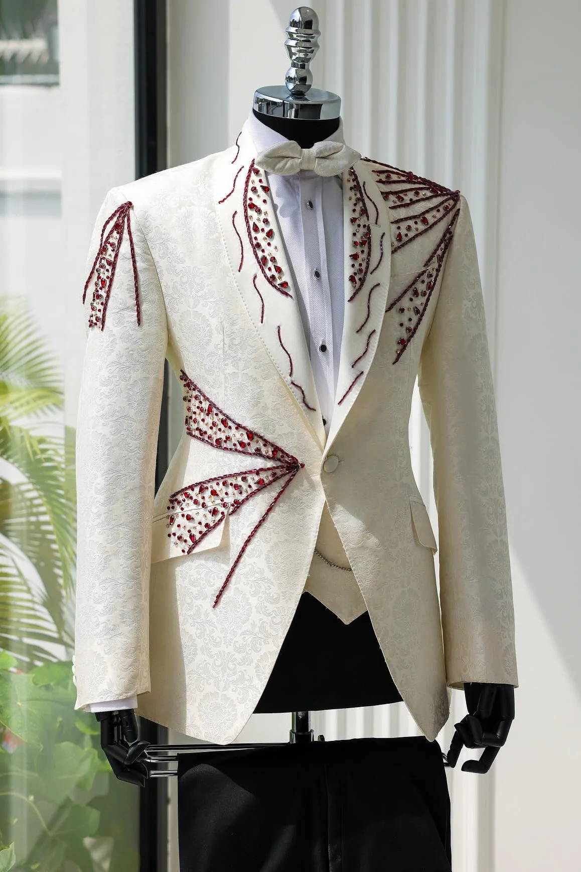 White Jacquard Burgundy Beaded 3-Piece Wedding Suit for Men - Image 2