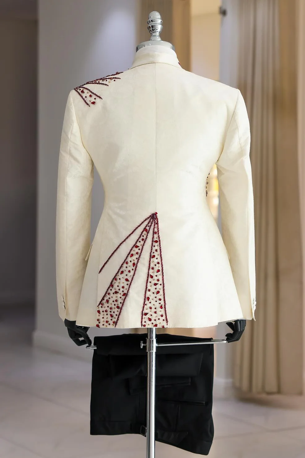 White Jacquard Burgundy Beaded 3-Piece Wedding Suit for Men - Image 3