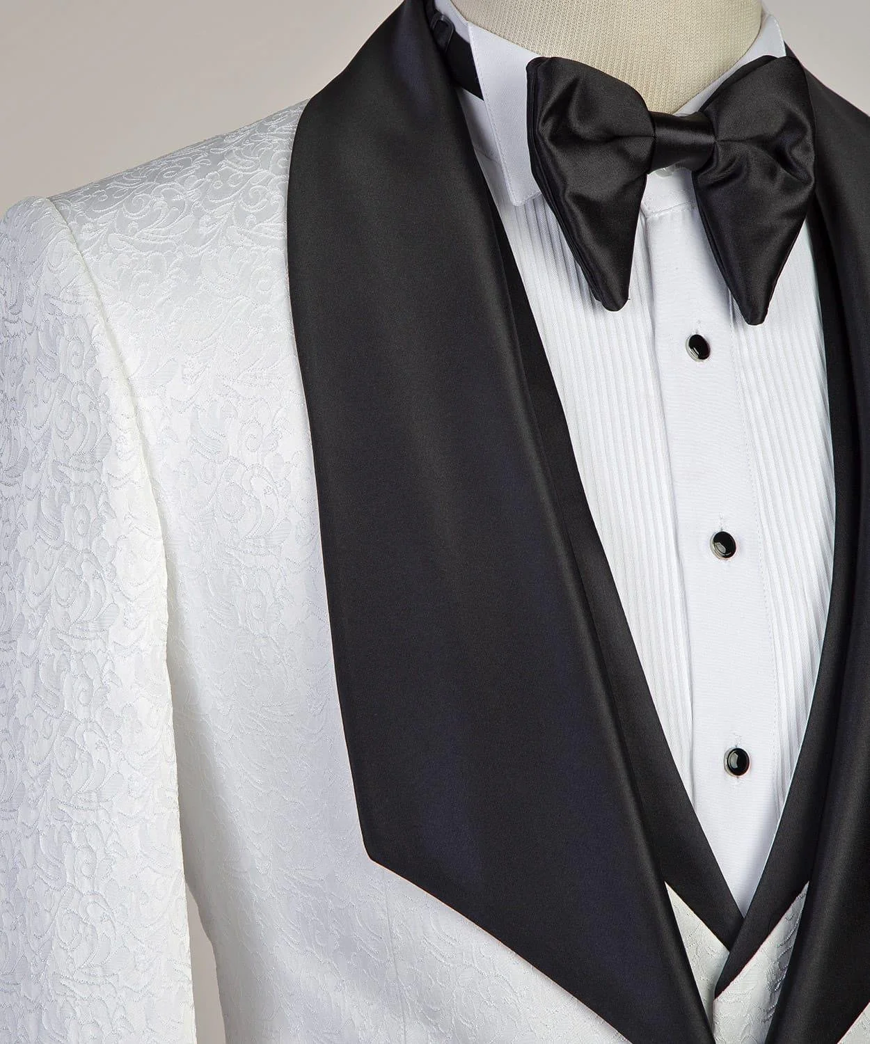 White Three-pieces Jacaquard Wedding Groom Suits with Black Shawl Lapel - Image 3